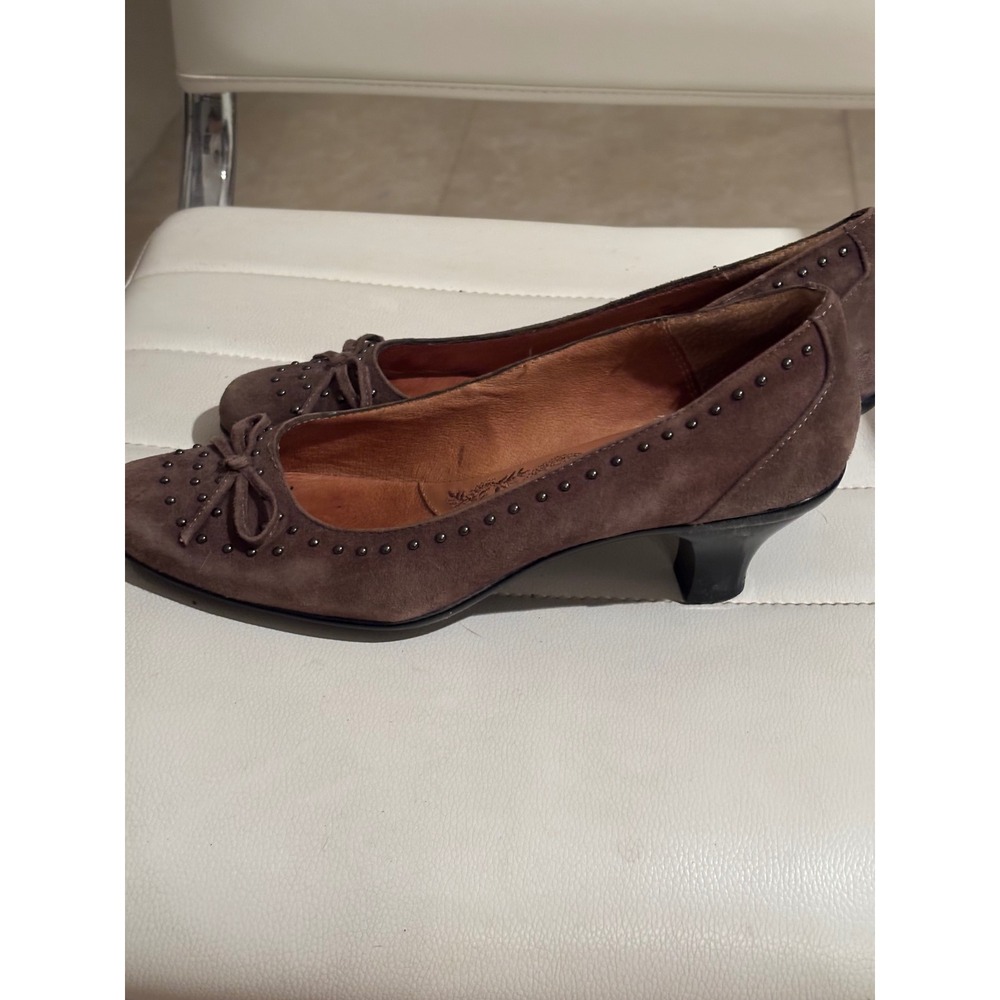 Sofft Brown Suede Studded Bow Kitten Heel Pumps Womens 8.5 M 1050026